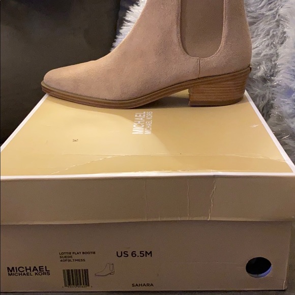 Brand new tan Michael Kors booties - Picture 6 of 6